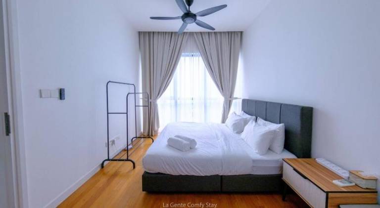 House with hot tub & pool | Near KLCC Park | Perfect for remote work | Dogs allowed — photo 2