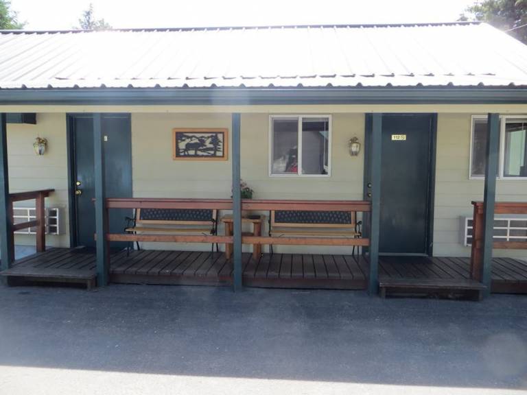 Motel Trout Creek