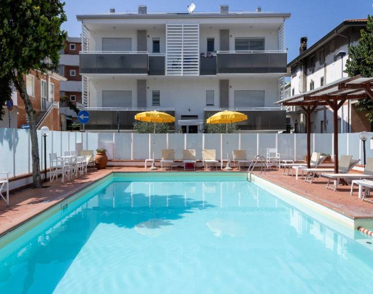 Holiday apartment with pool — photo 3