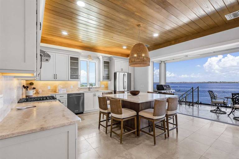 Vacation home with barbeque — photo 4