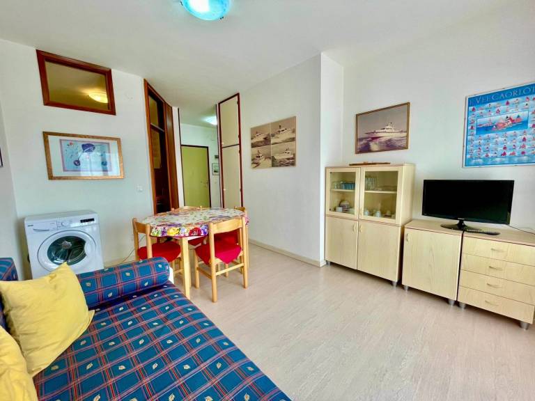 Family-oriented wonderful apartment with pool | Pool view | Next to the beach | Pets allowed — photo 4