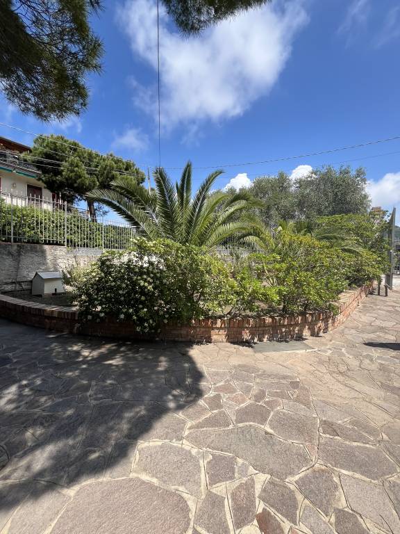 Apartment with terrace & yard | Sea view — photo 3