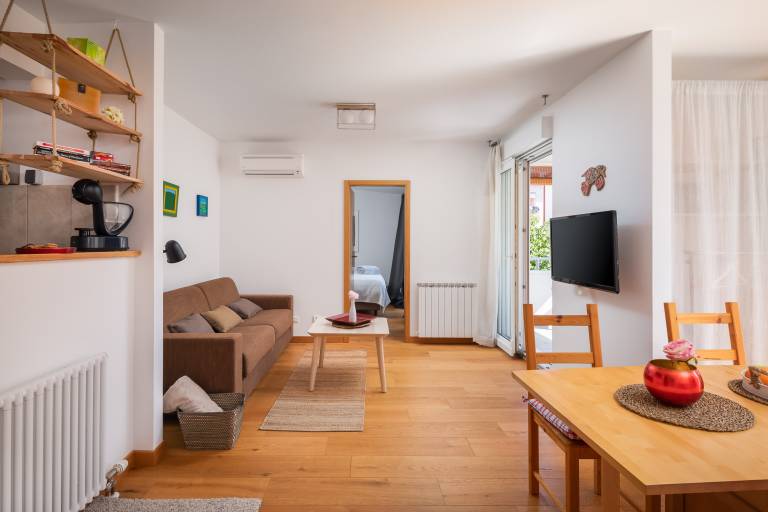 Child-friendly charming rental apartment | Beach view | Next to the beach | Pets are welcome — photo 5