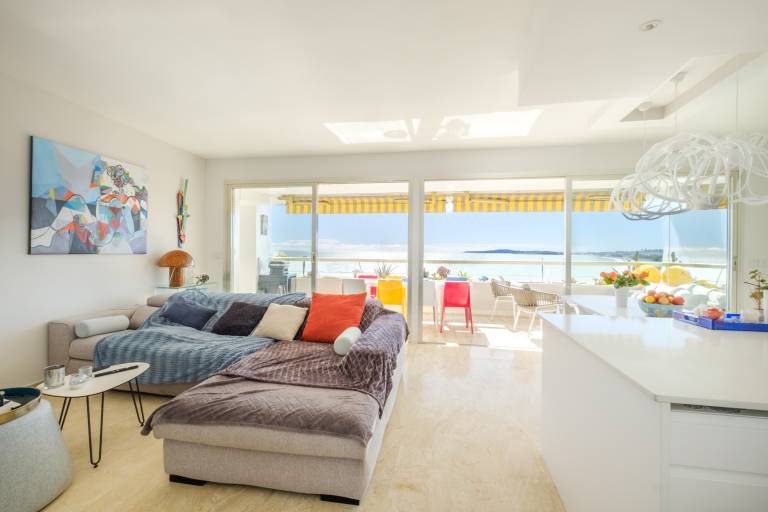 Apartment 'Marina Baie Des Anges' with Sea View, Wi-Fi and Air Conditioning — photo 4