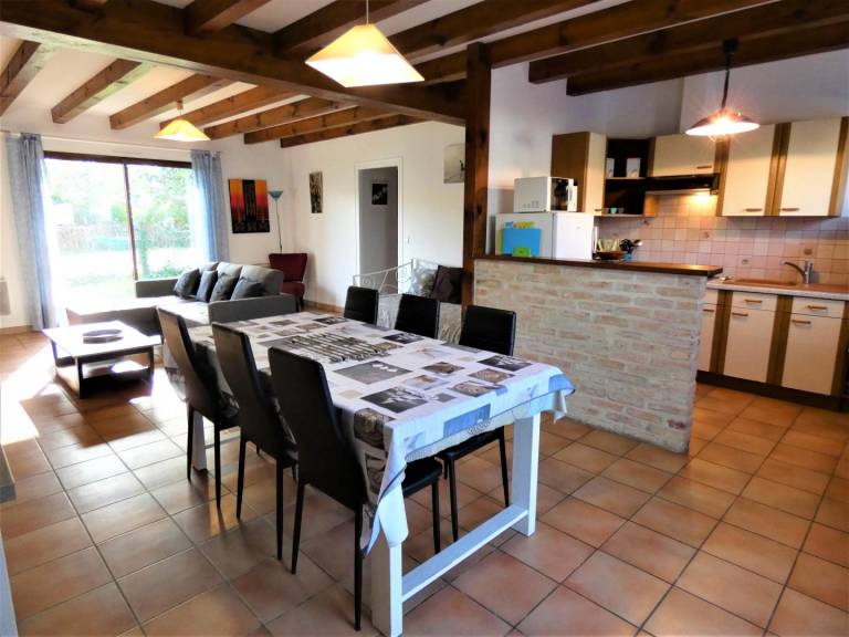 Gite with barbecue, terrace & yard — photo 2