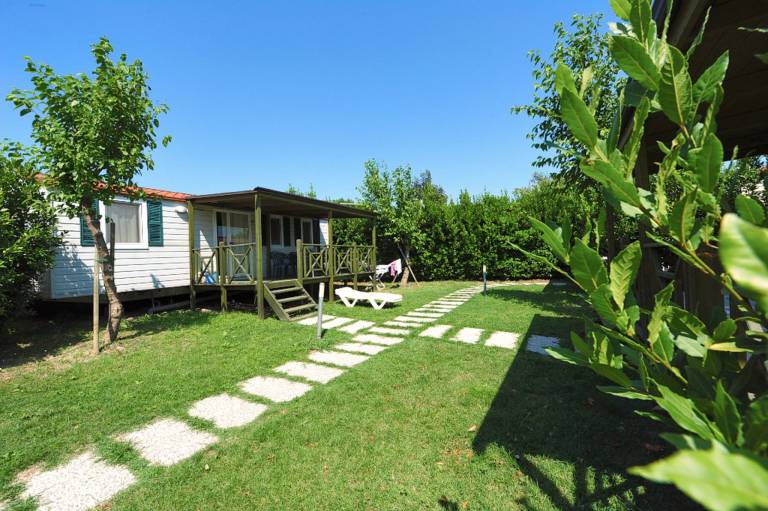Family-friendly nice vacation home with pool, hot tub & terrace | Next to the beach | Pet-friendly — photo 2