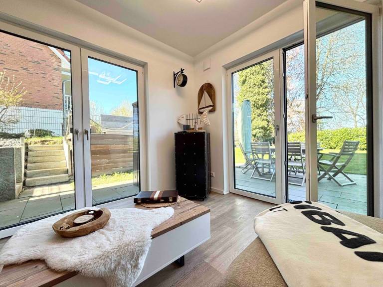 Großzügige Ferienwohnung mit Garten & Strandnähe für bis zu 4 Personen — photo 2