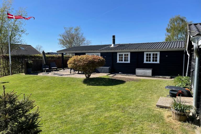 House with barbecue, patio & yard in Kolding