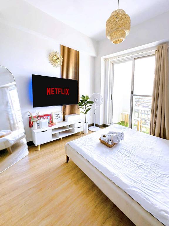 Rental apartment with pool, garden & grill in Quezon City