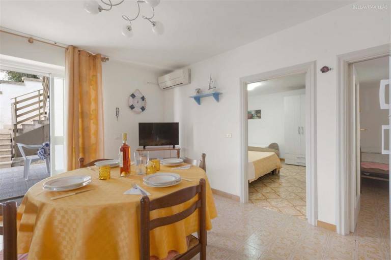 Apartment with 2 rooms for 5 persons — photo 4