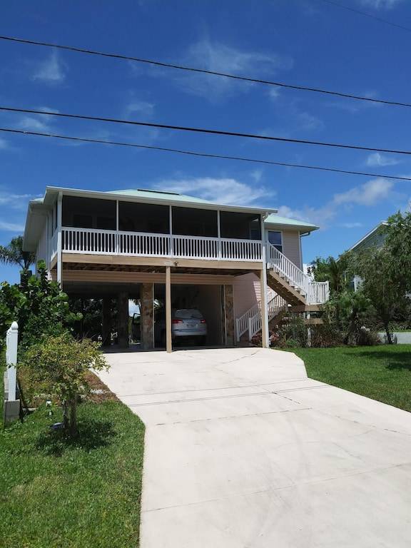 House  Pine Ridge