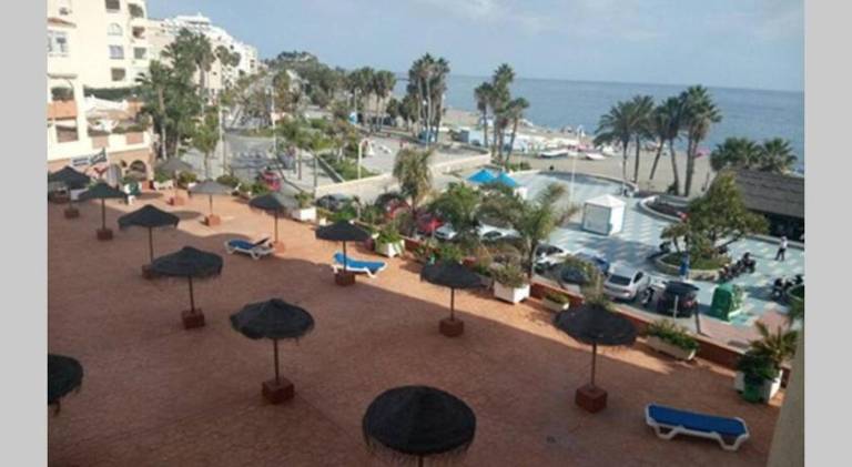 Apartment with pool in Almunecar