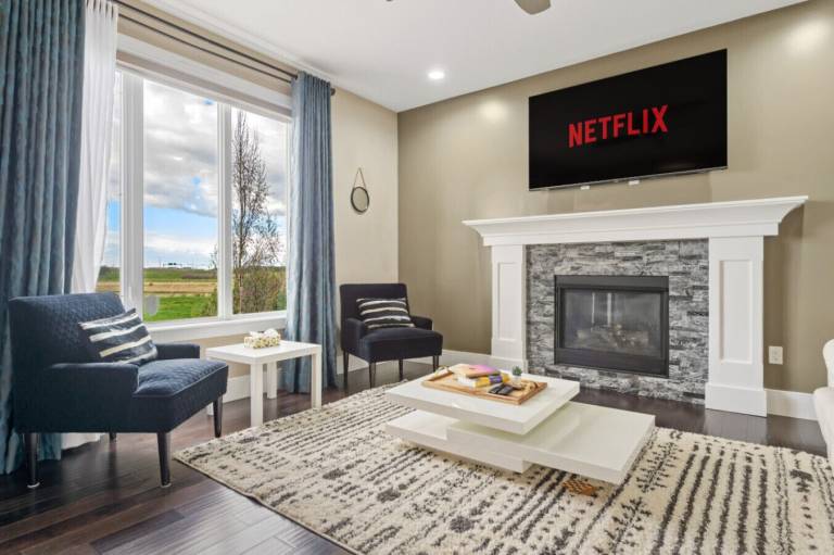 House Anthony Henday Rampart