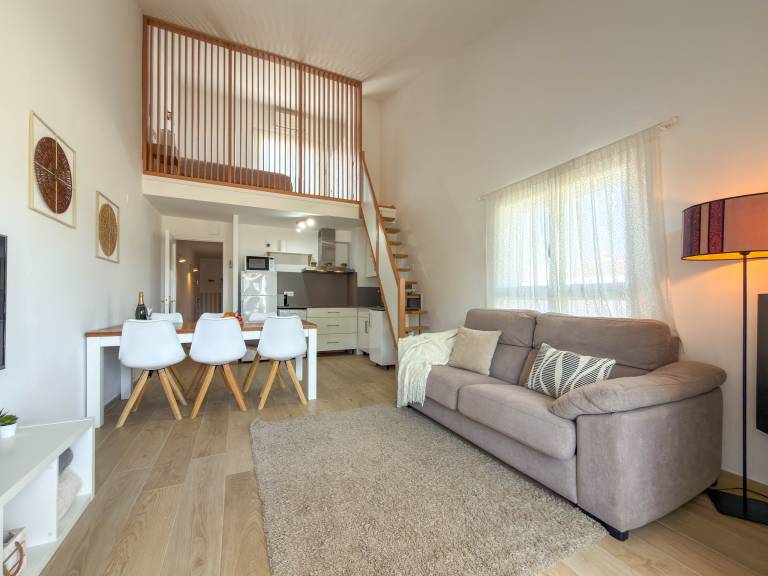 Apartment with pool & patio — photo 3