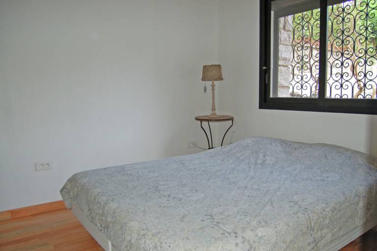 Rental apartment with pool, yard & terrace | Mountain view — photo 4