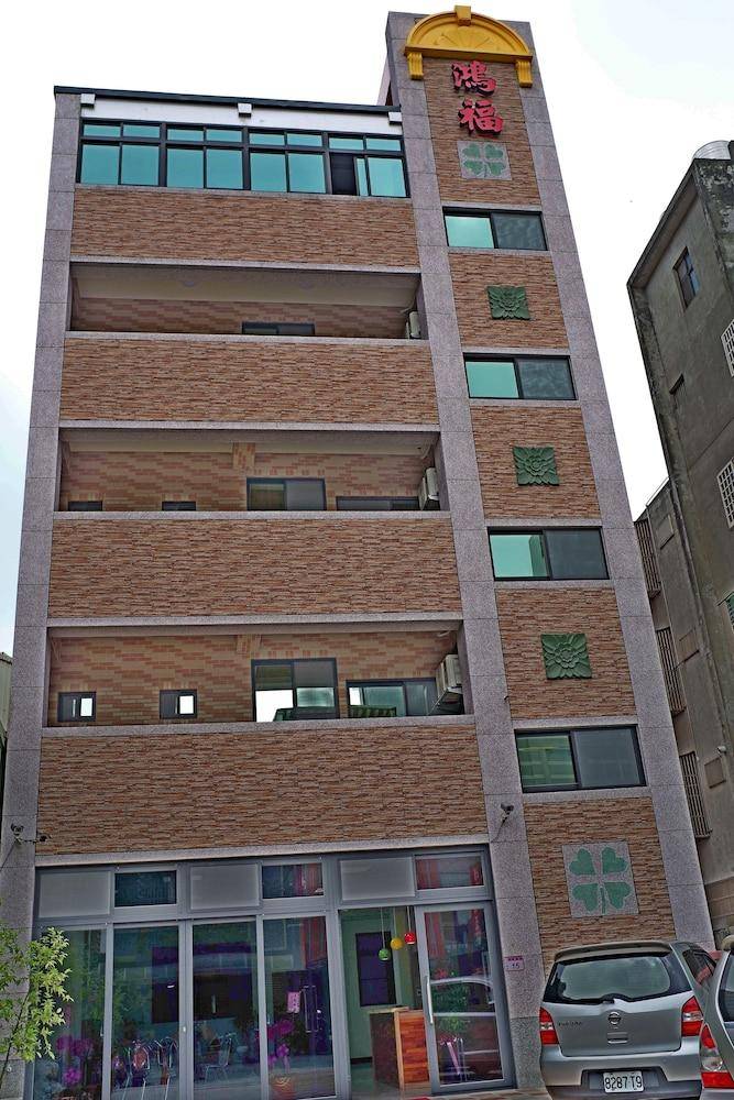Lucky Hotel in Taoyuan City