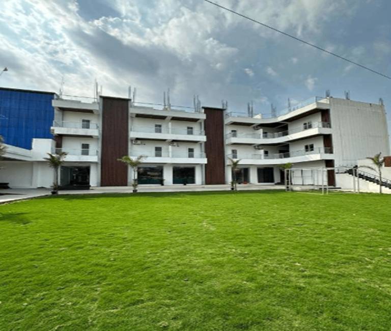 AKS INTERNATIONAL HOTEL AND RESORT in Patna