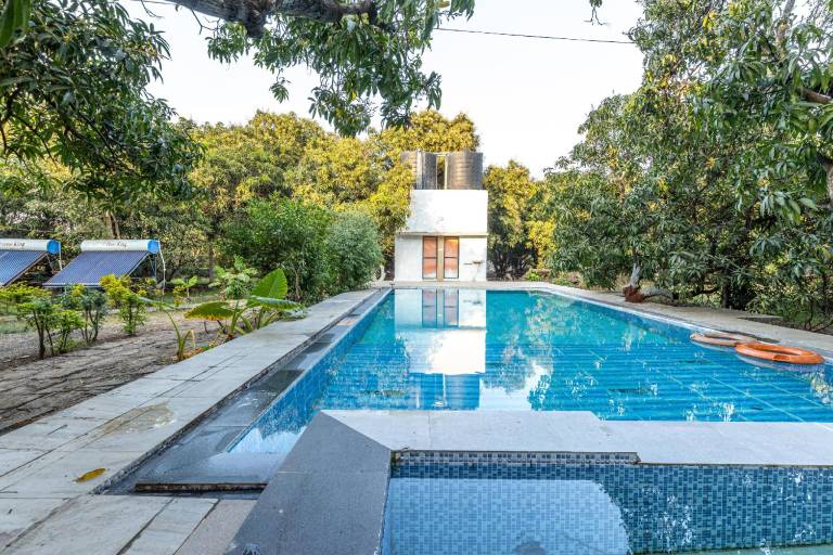 Serviced apartment with garden, pool & patio | Pets allowed — photo 2