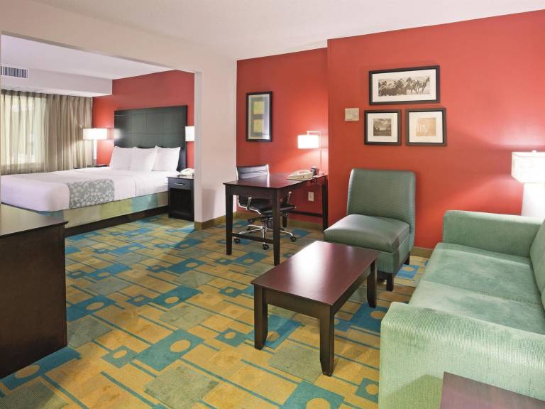 La Quinta Inn & Suites by Wyndham Milwaukee Bayshore Area in Milwaukee, WI