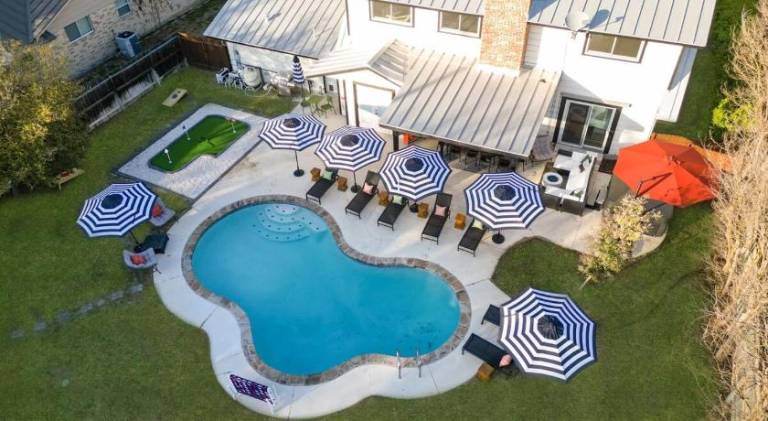 Vacation home with pool | Pets are welcome — photo 5