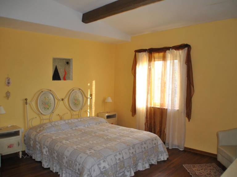 Fully equipped charming vacation home with terrace, yard & private pool | Pet-friendly — photo 4