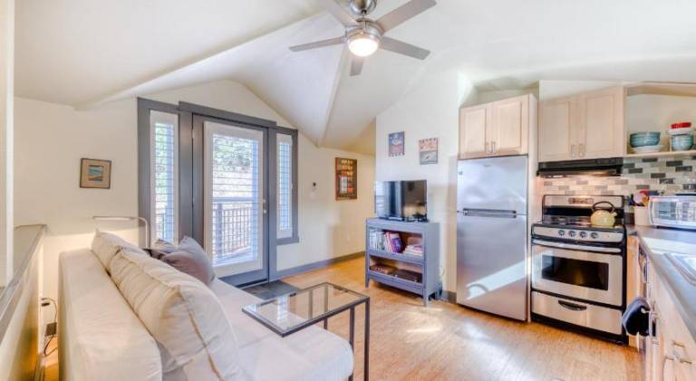 Upscale NE Portland Guesthouse in Portland, OR
