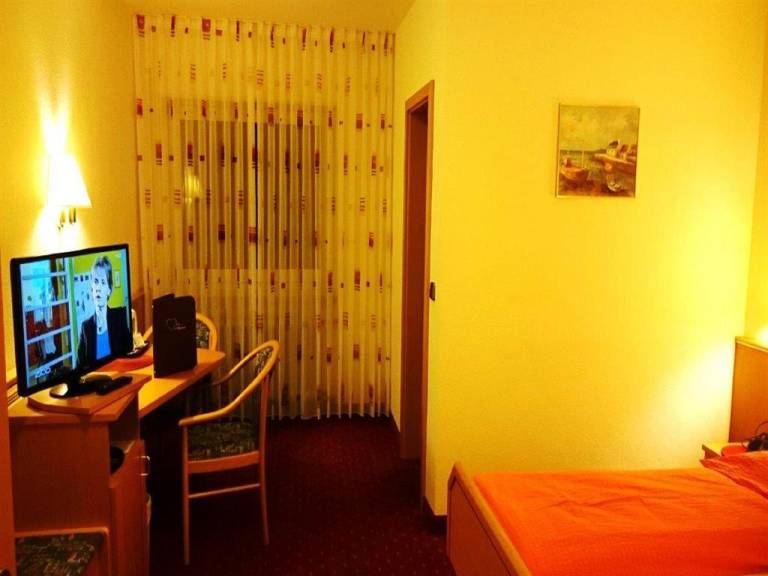 Hotel-Restaurant-Café Goldbächel in Deidesheim