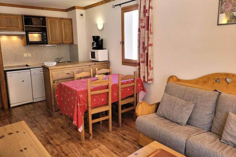Apartment with 2 rooms for 6 persons — photo 2