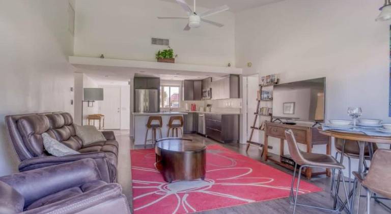 Beautiful house with hot tub | Pet-friendly — photo 4