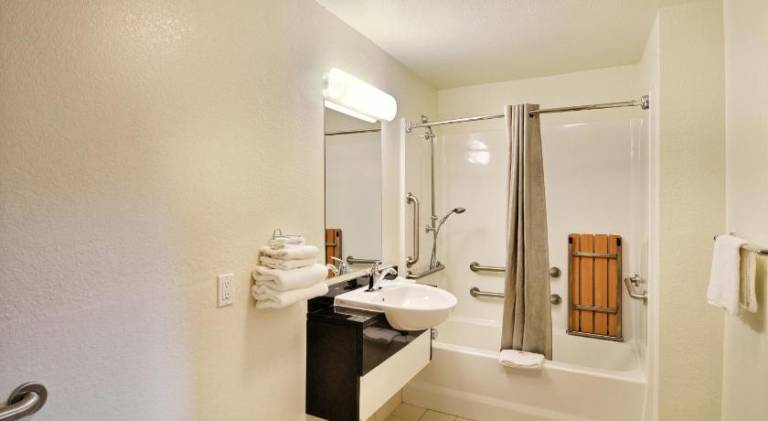 Travelodge by Wyndham Brattleboro VT — photo 2