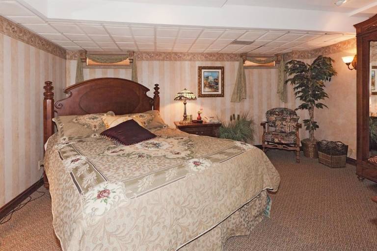 Bed and Breakfast Accommodation in Indianapolis from $80 | HomeToGo