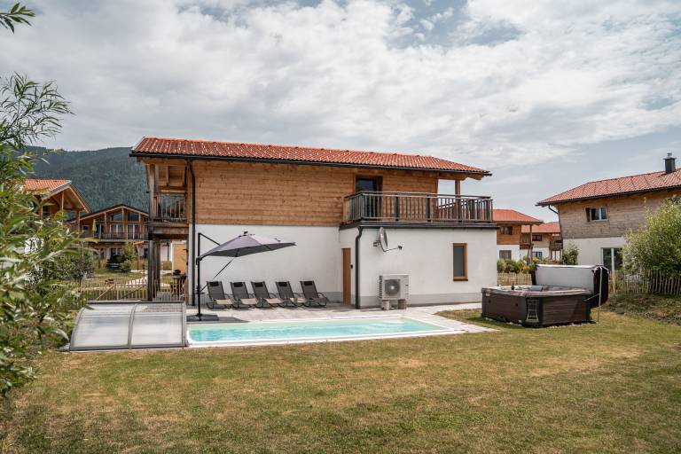 Chalet with sauna, barbeque & private pool | Panoramic view — photo 2