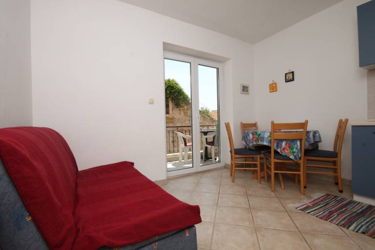 One bedroom apartment near beach Podgora, Makarska (A-6725-a) — photo 2