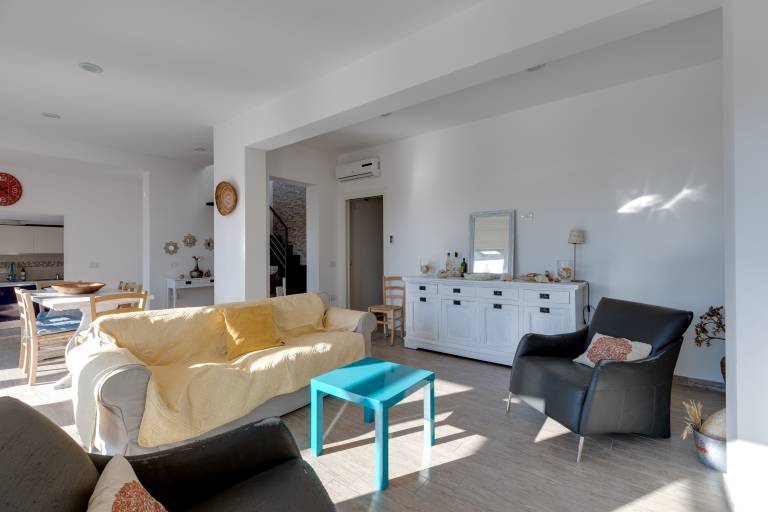 Villa "Domus Bianca" with Sea View, Garden & Wi-Fi — photo 4
