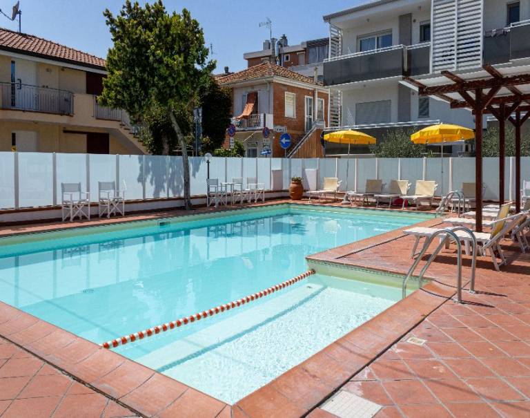 Holiday apartment with pool — photo 2