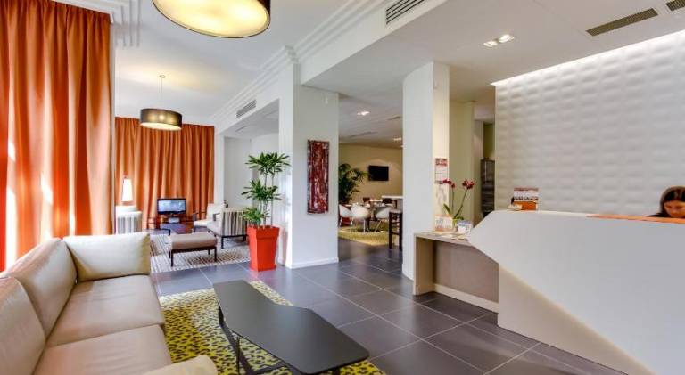 Serviced apartment with yard, terrace & pool | Close to Capitole de Toulouse — photo 3