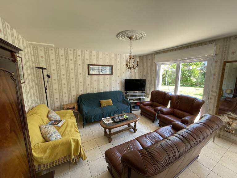 House with barbeque, yard & patio | Garden view — photo 3
