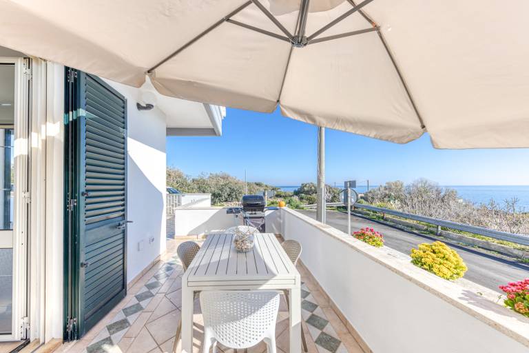 Apartment 'Villetta Del Cuore' with Sea View, Wi-Fi and Air Conditioning — photo 2