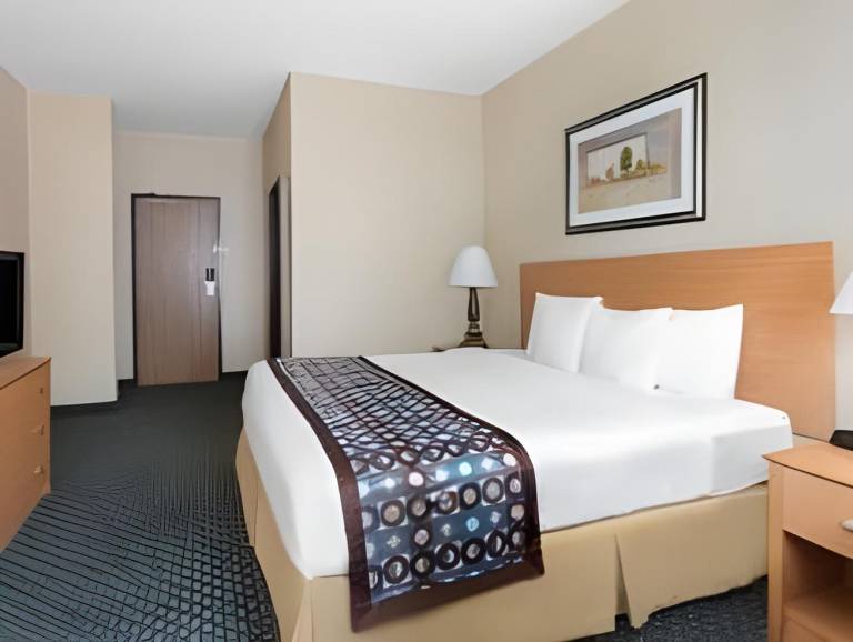 Baymont by Wyndham Waterloo in Waterloo, IA