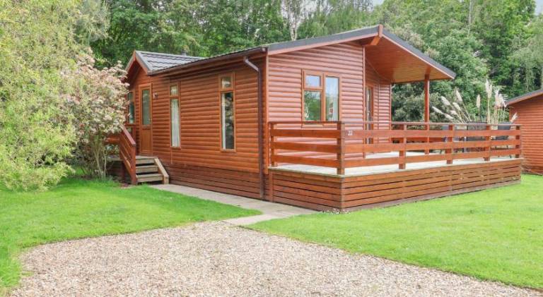 Spacious vacation home with pool | Pet-friendly in Shrewsbury