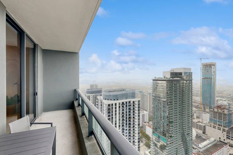 Condo  Downtown Miami
