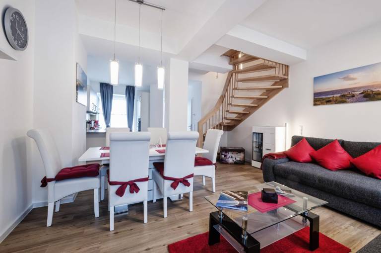 FeWo Seepferdchen: Geräumige 102 m² FeWo über 2 Etagen mit Terrasse & Meerblick — photo 4