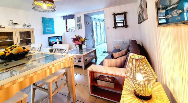Vacation home | Close to the beach | Pets allowed — photo 2