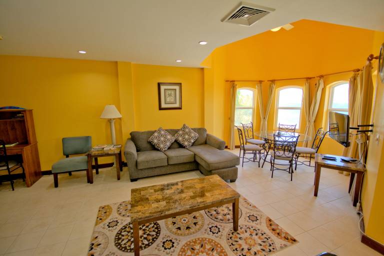 Condo San Pedro