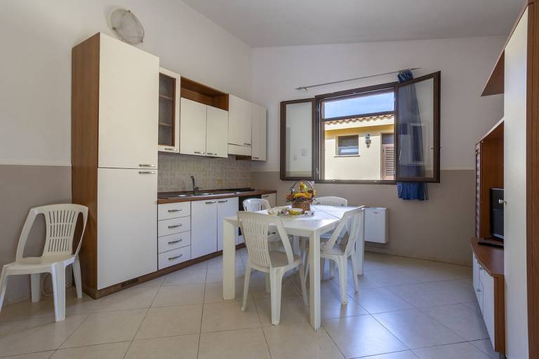Holiday apartment with pool & yard — photo 2