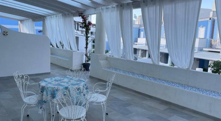Vacation home with patio — photo 2