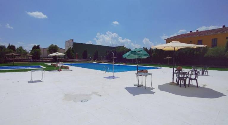 Fully equipped house with terrace & pool | Suitable for remote work | Dogs allowed — photo 4
