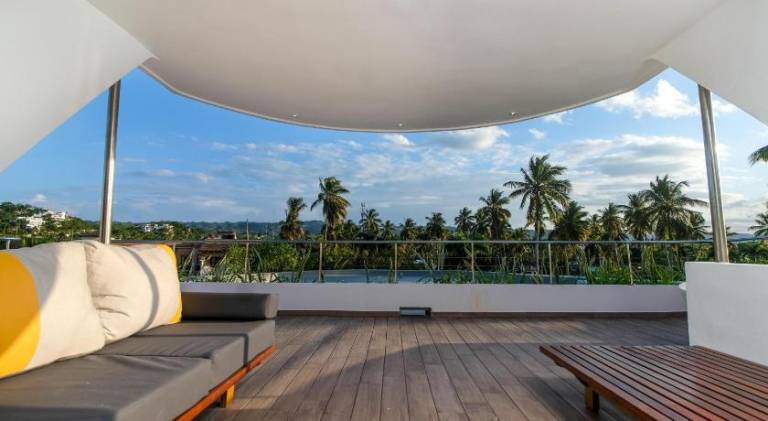 Serviced apartment with pool & terrace — photo 5