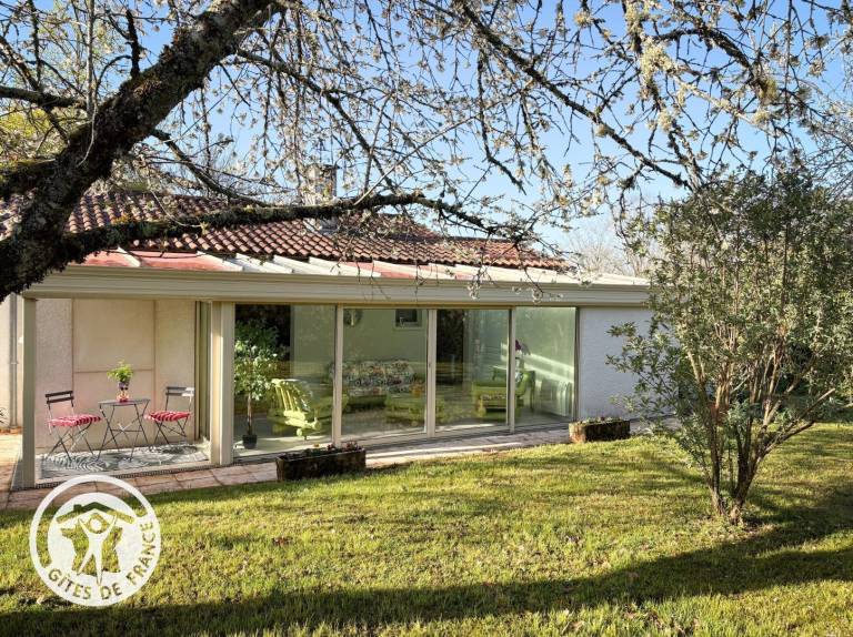 Ample gite with barbeque, garden & patio | Dogs allowed — photo 2
