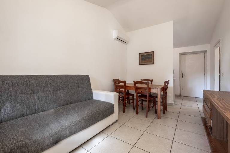 Beautiful rental apartment with garden, barbeque & fast internet | Garden view | Close to the beach | Dogs allowed — photo 4